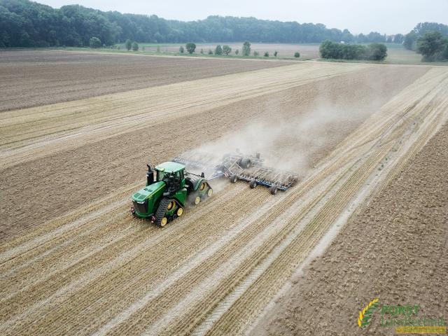 https://www.porstlandtechnik.de/cache/vs_Ersteinsatz Köckerling Allrounder -flatline- mit John Deere 8370R_DJI_0042_bearbeitet_WEB-0675.jpg